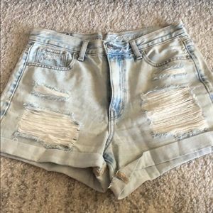 Light distressed mom shorts
